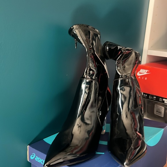 Ankle Boots - Picture 2 of 3